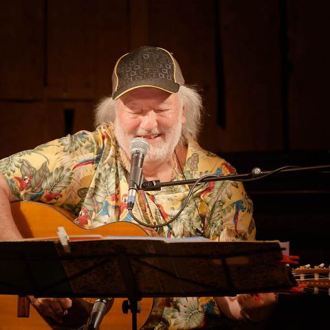 Loading...